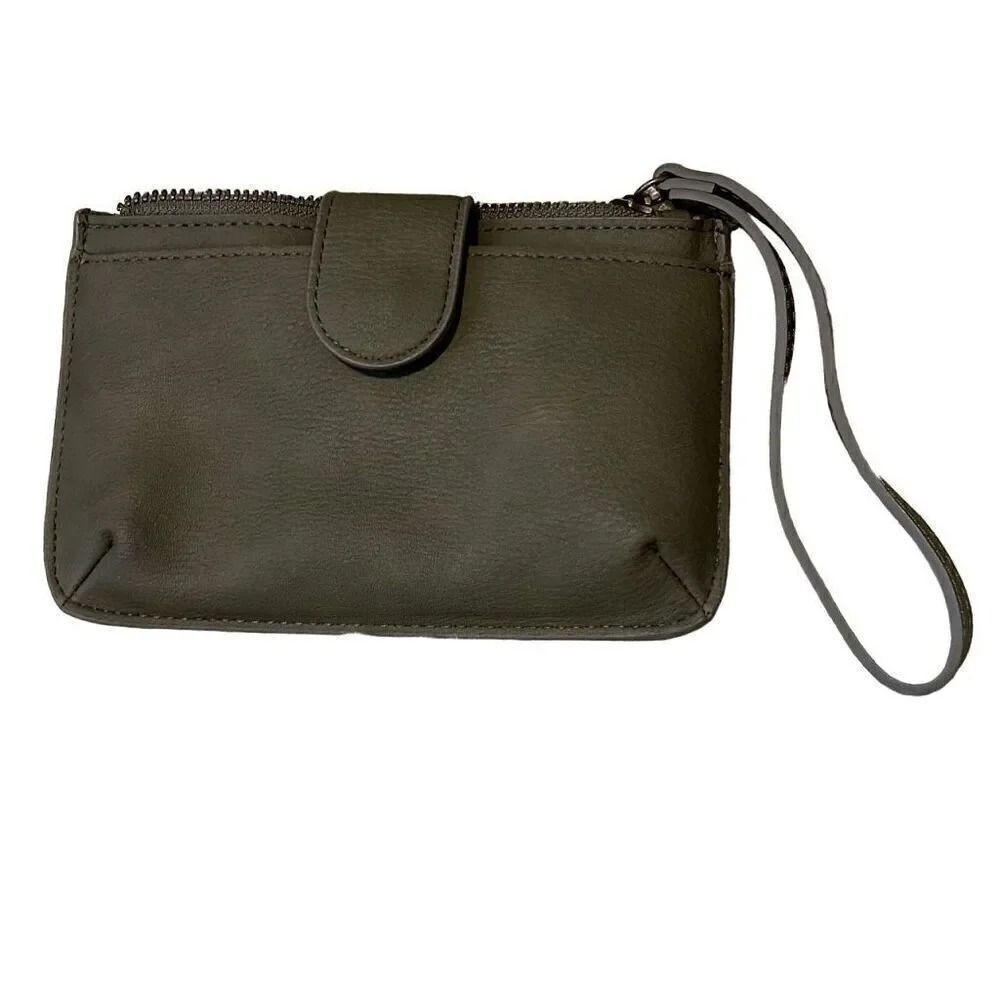 Universal thread small wristlet.